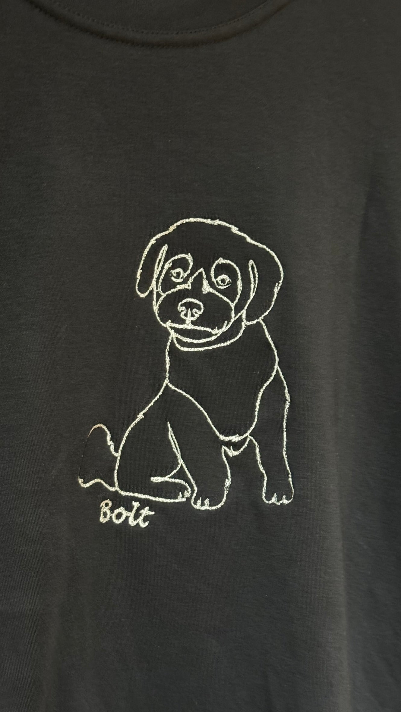 Персонализирана везена маица со Вашиот миленик - One-line Art (Контури)