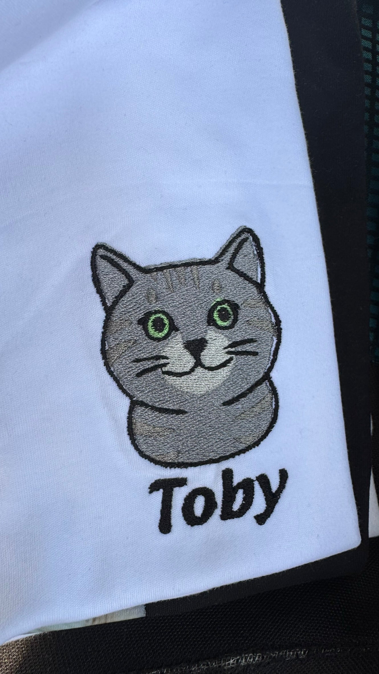 Персонализирана везена маица со ликот на Вашиот миленик – во боја и со полн вез