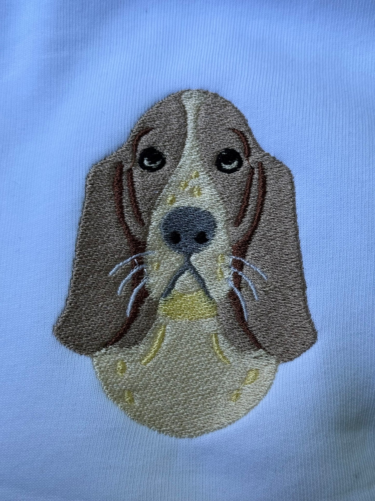 Персонализирана везена маица со ликот на Вашиот миленик – во боја и со полн вез